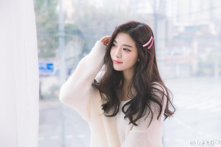 王毅会见塔吉克斯坦外长穆赫里丁